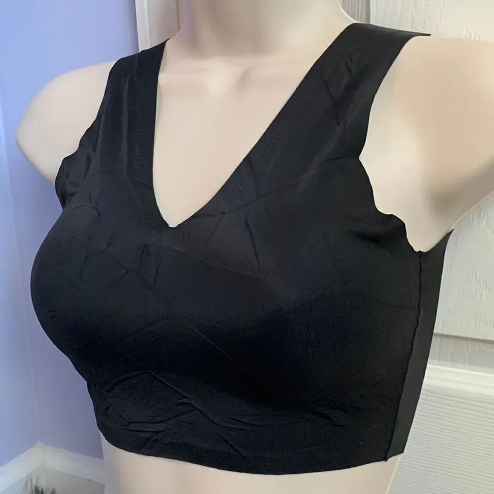True & Co Laser Cut No Wire Unlined Seamless Bralette Bra XS Black